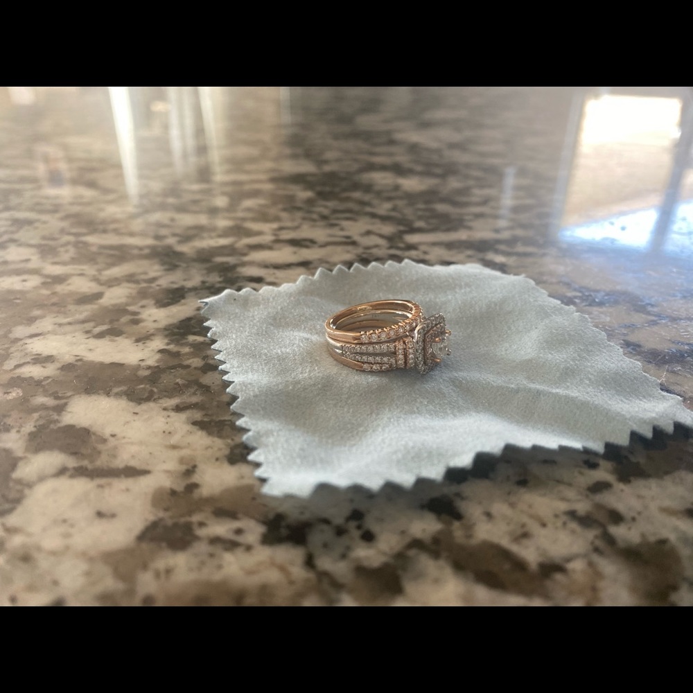 Wedding ring - Picture 3 of 5